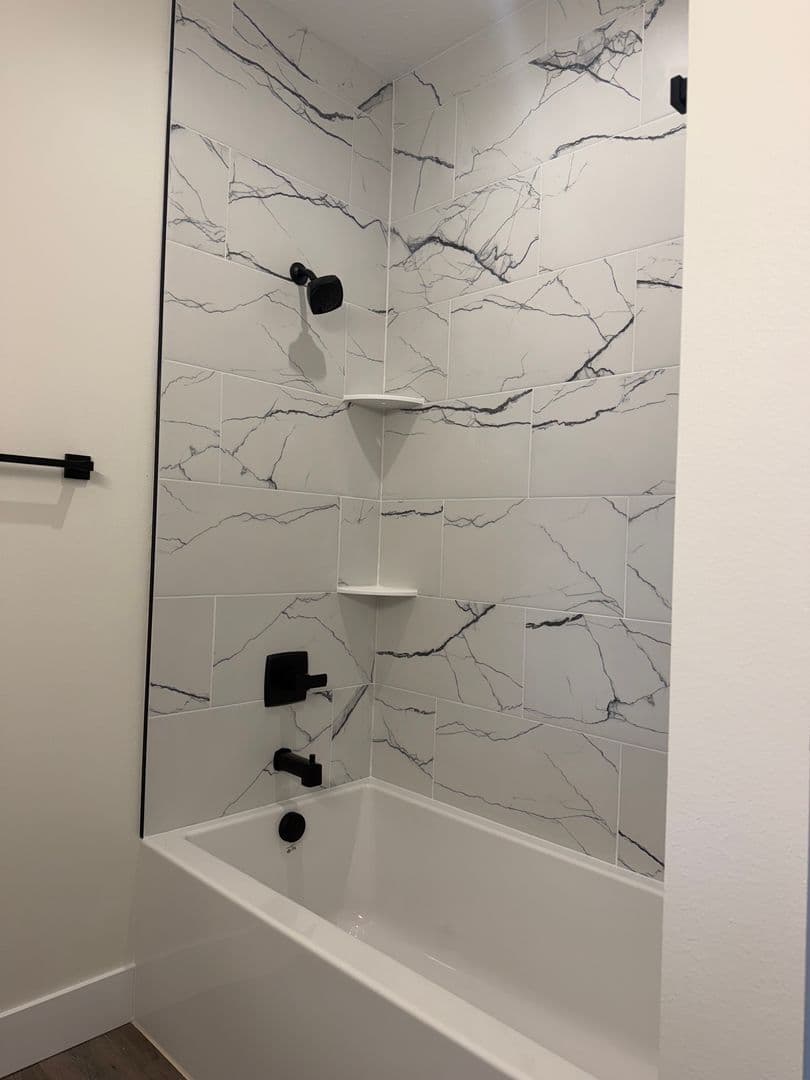 Keizer Apartment: 4885 River Rd N