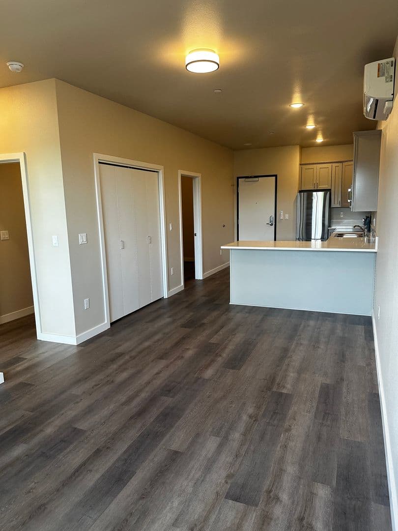 TIGARD Apartment: 12547 SW MAIN ST