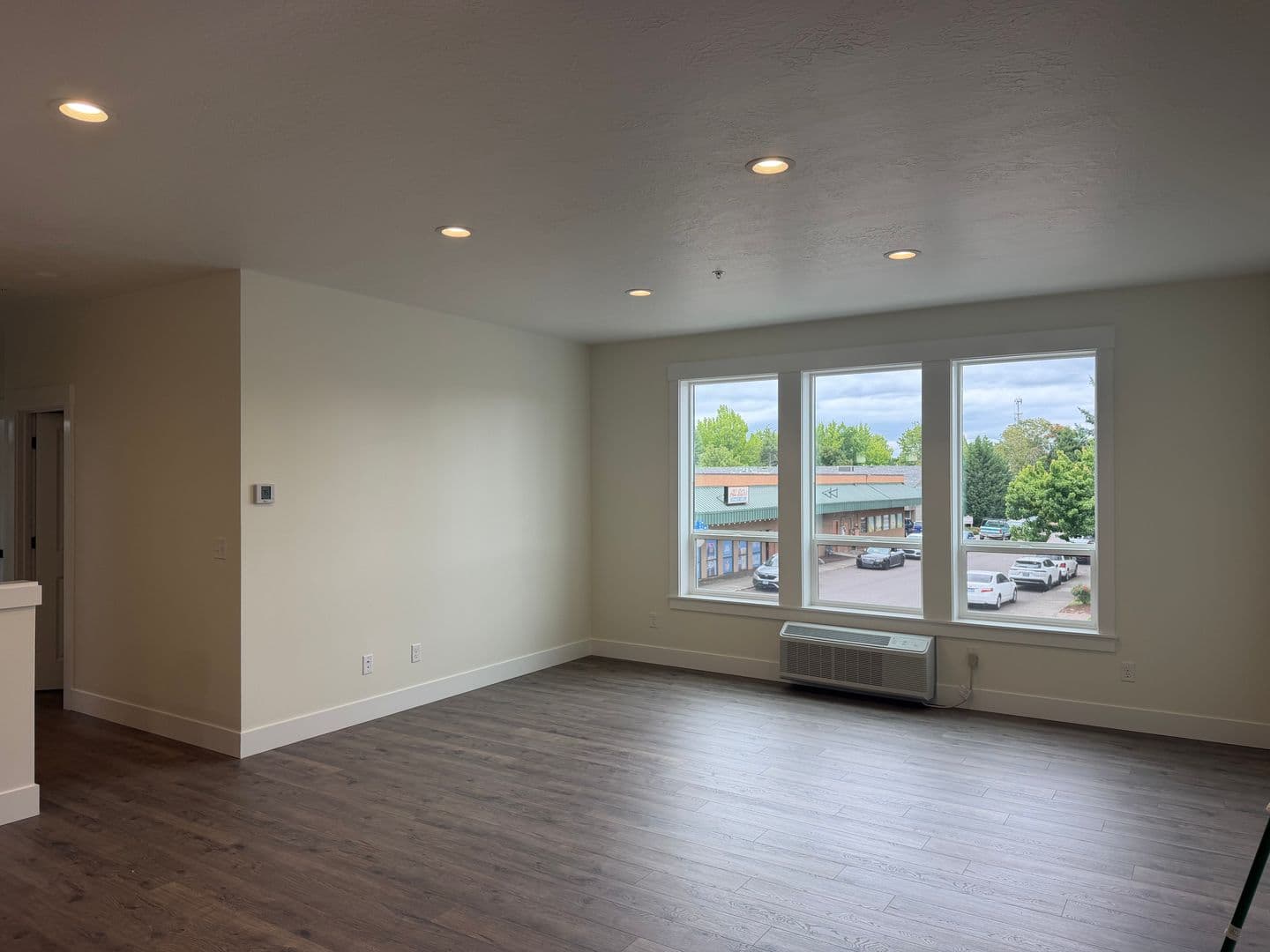 Keizer Apartment: 4885 River Rd N