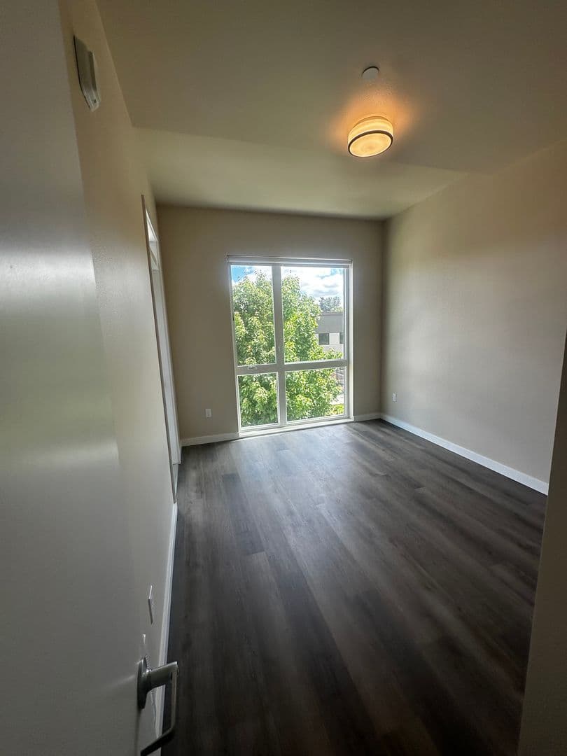 TIGARD Apartment: 12547 SW MAIN ST