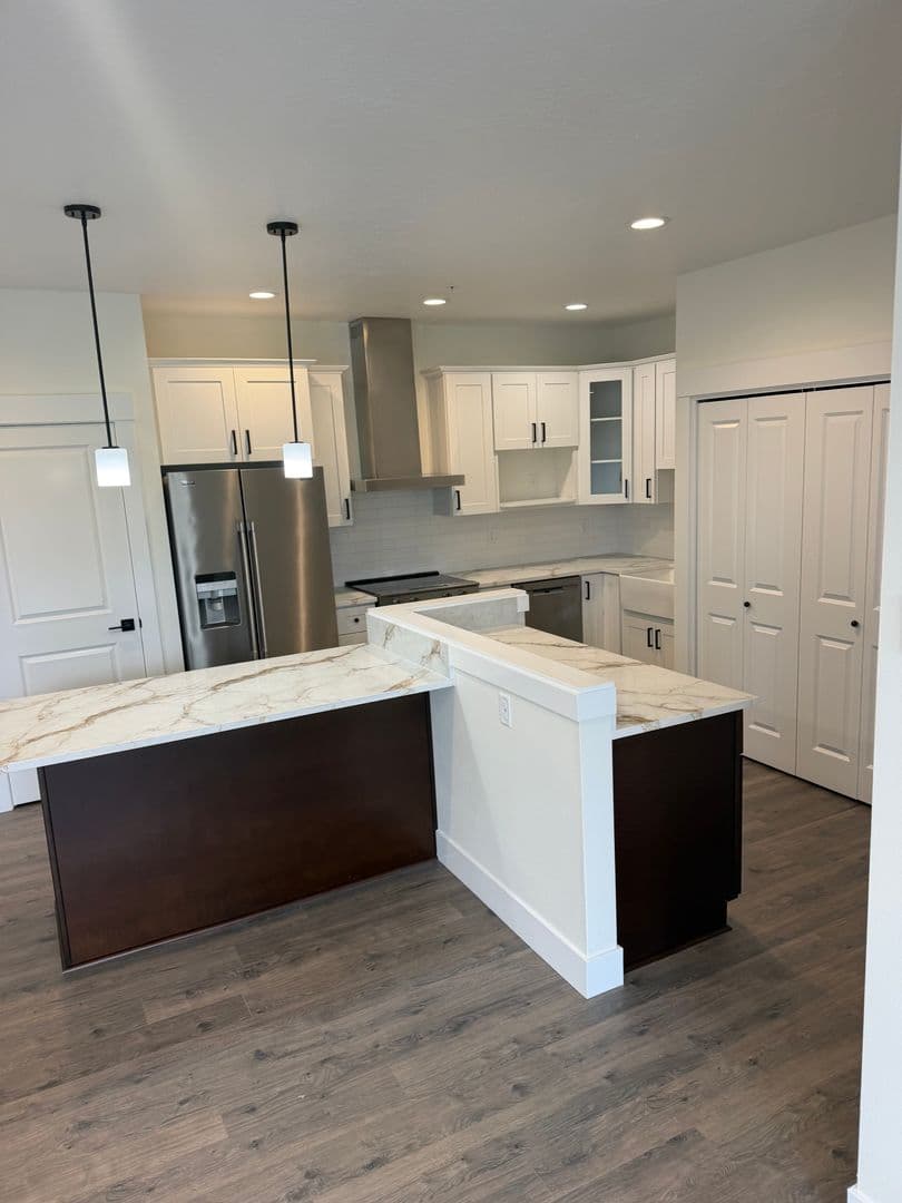 Keizer Apartment: 4885 River Rd N