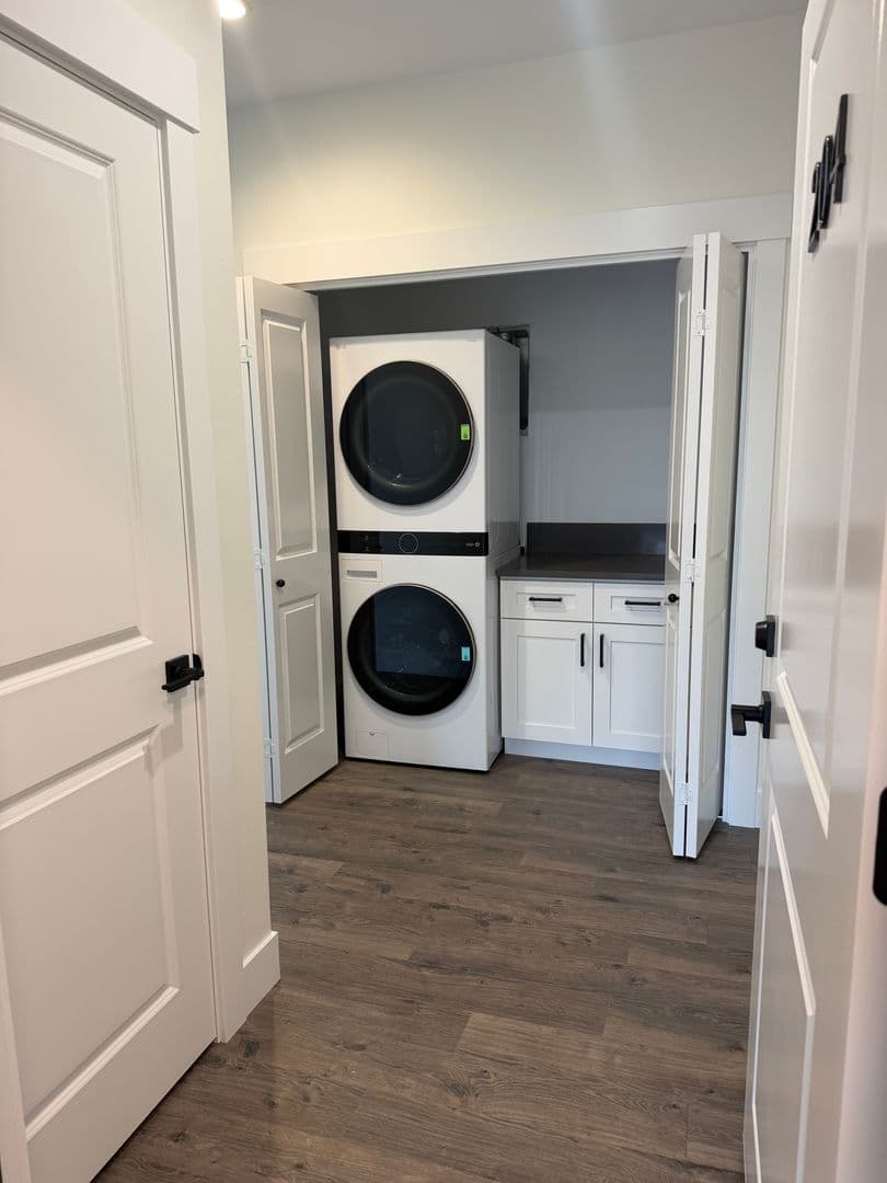 Keizer Apartment: 4885 River Rd N