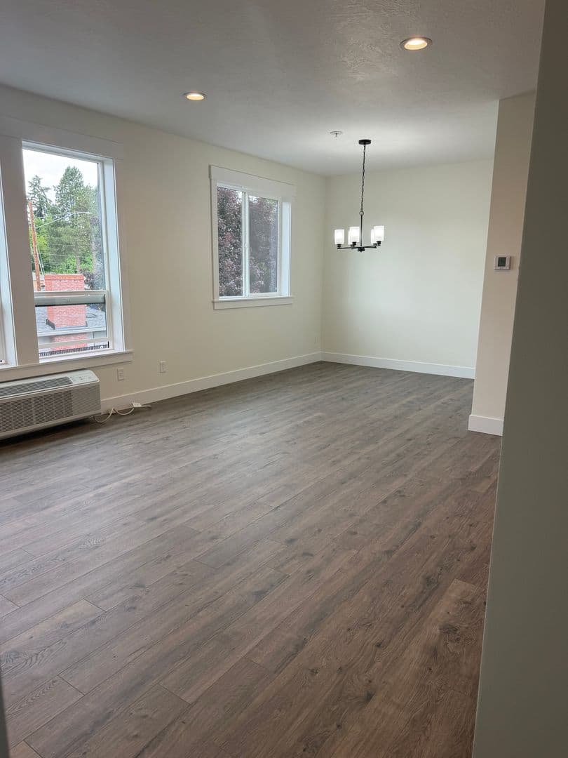 Keizer Apartment: 4885 River Rd N