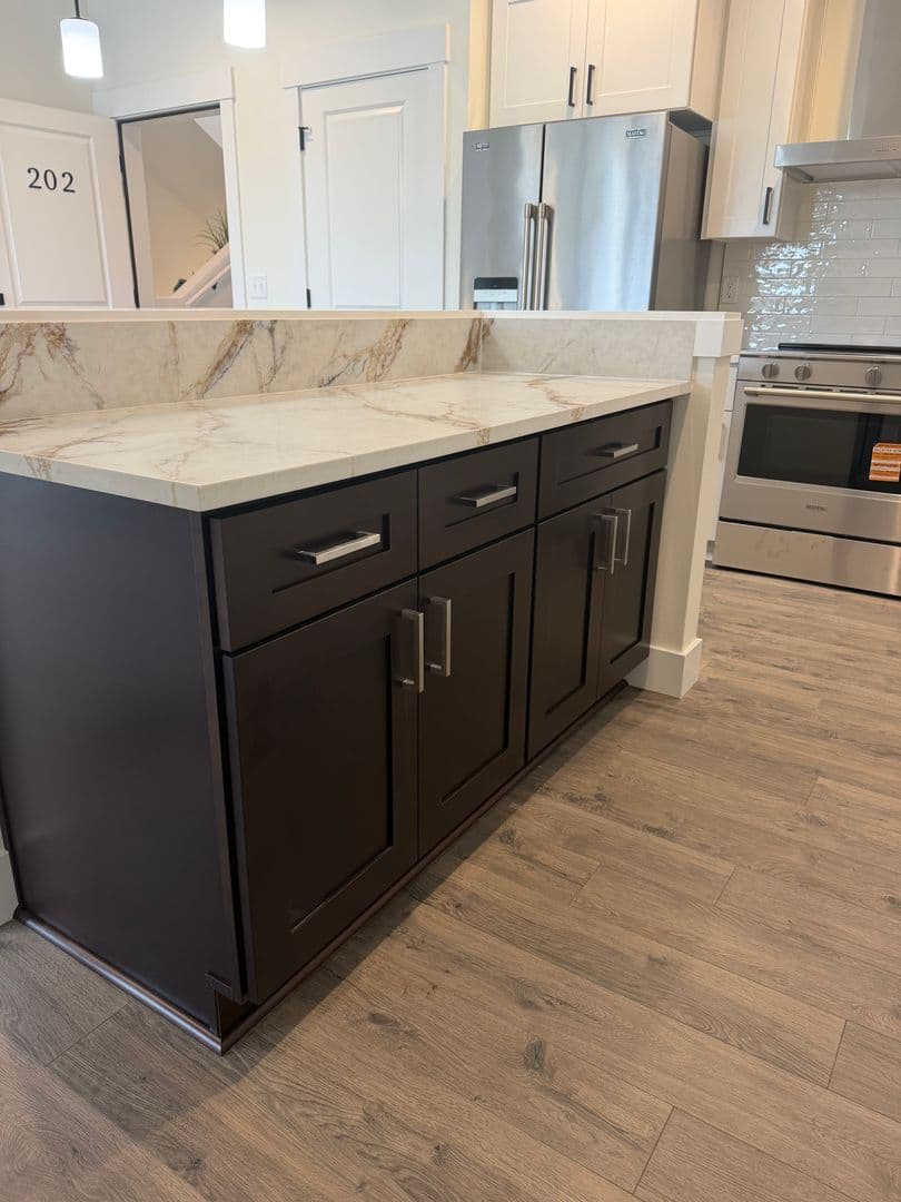 Keizer Apartment: 4885 River Rd N