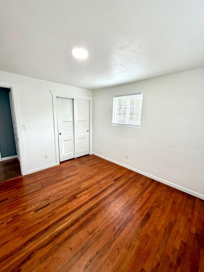 SALEM House: 4023 CAROLINA AVE NE