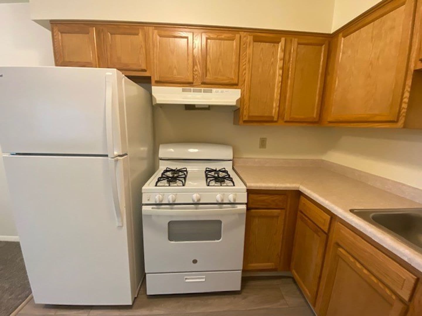Chesterton Apartment: 1623 Westchester Ave