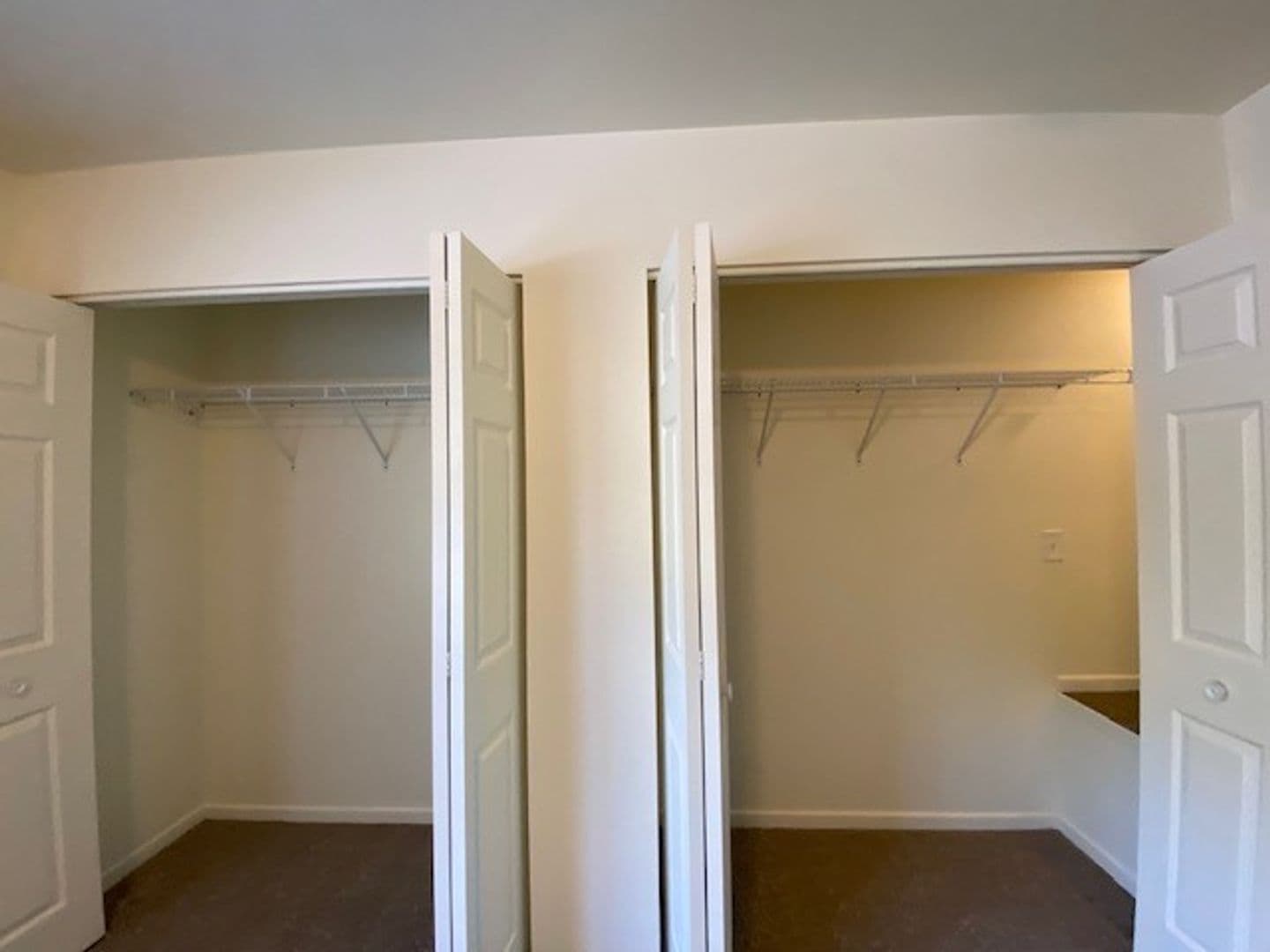 Chesterton Apartment: 1623 Westchester Ave