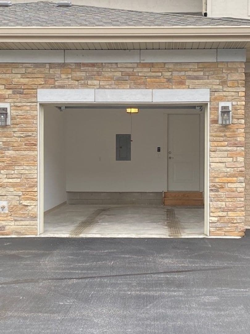 Chesterton Apartment: 2113 Kelle Dr