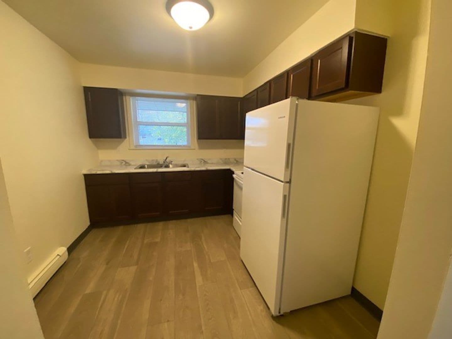 Chesterton Apartment: 1623 Westchester Ave