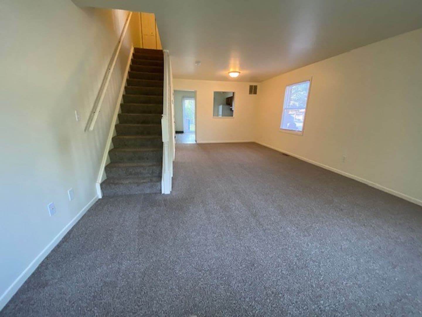 Chesterton Apartment: 1623 Westchester Ave