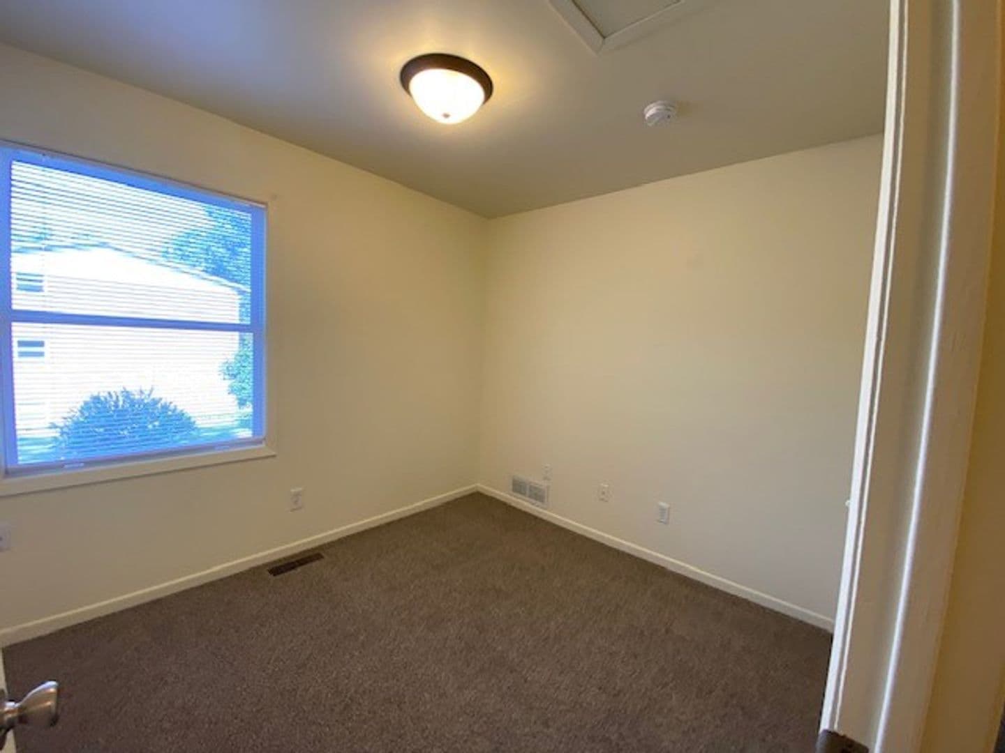 Chesterton Apartment: 1623 Westchester Ave