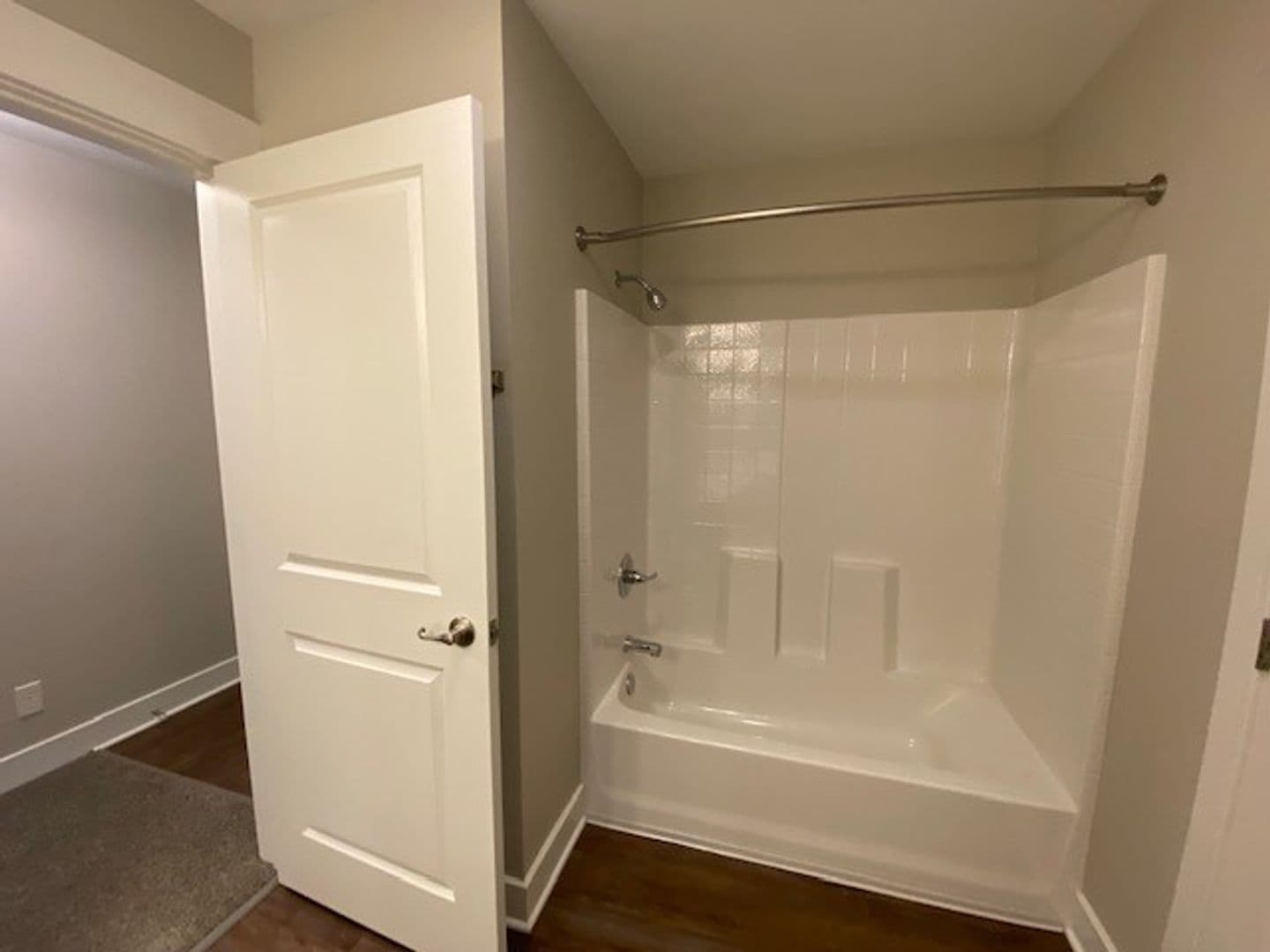 Chesterton Apartment: 2113 Kelle Dr