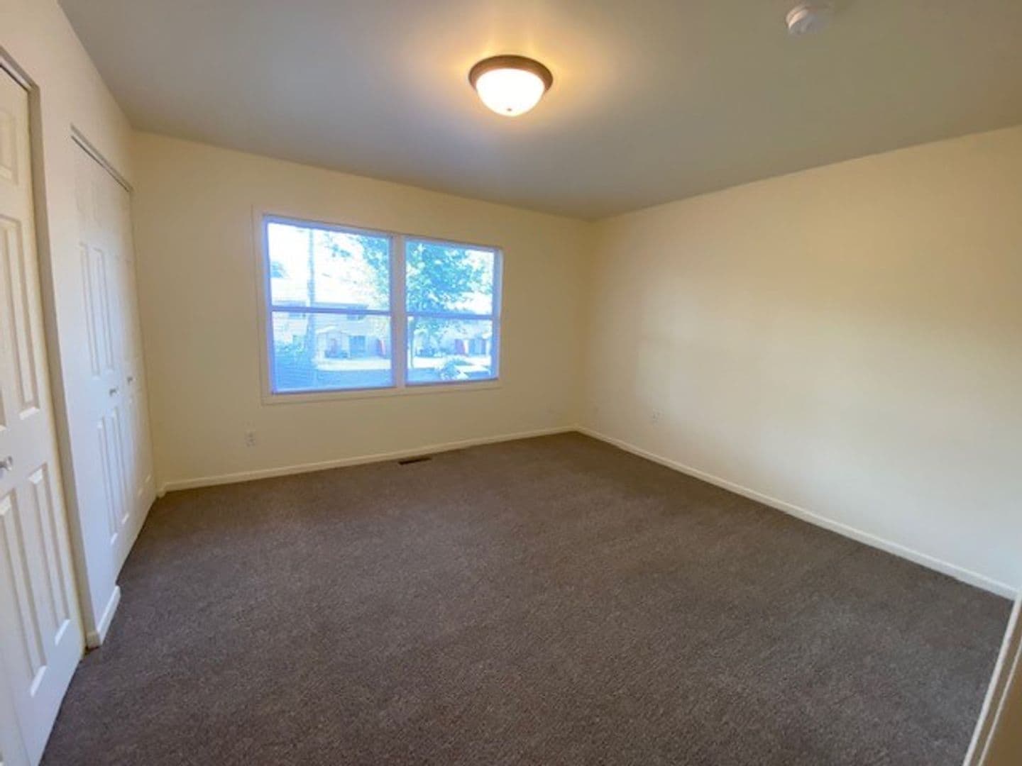 Chesterton Apartment: 1623 Westchester Ave