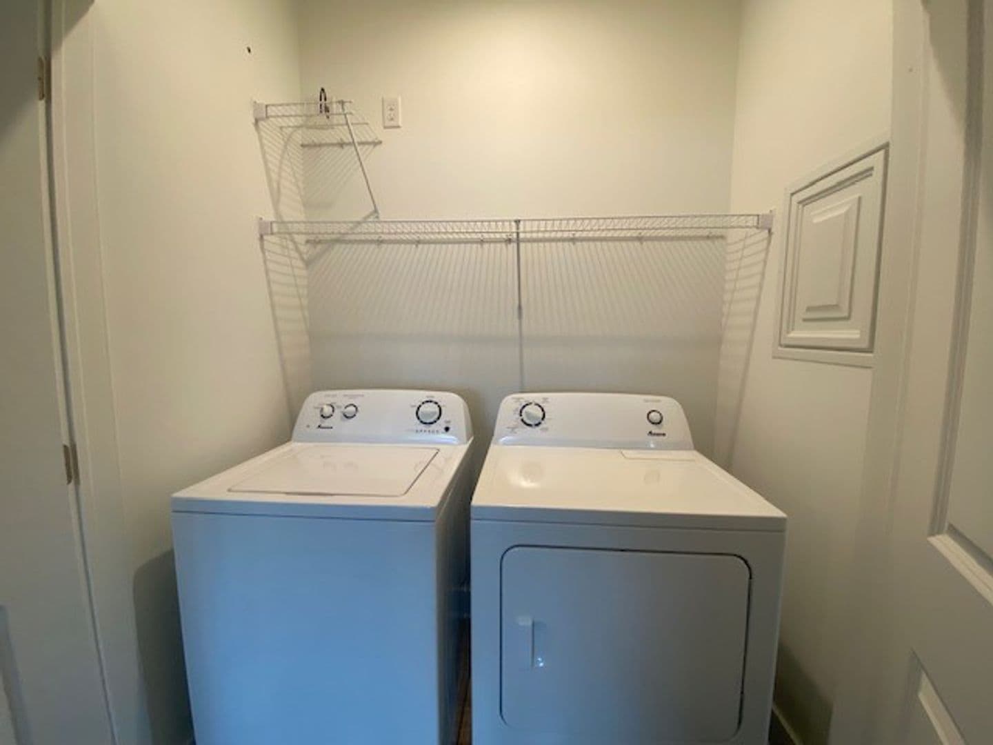 Chesterton Apartment: 2113 Kelle Dr
