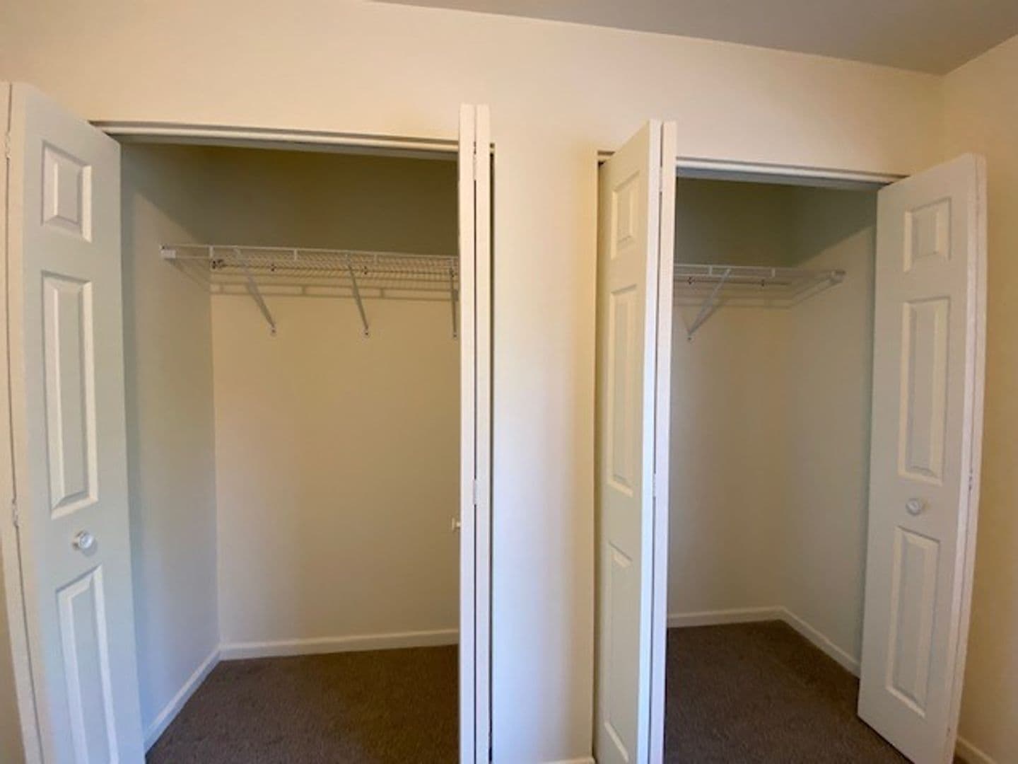 Chesterton Apartment: 1623 Westchester Ave