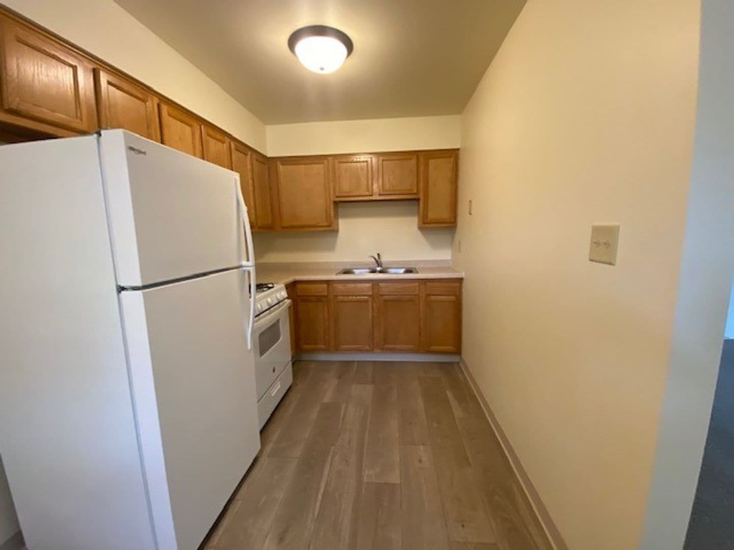 Chesterton Apartment: 1623 Westchester Ave