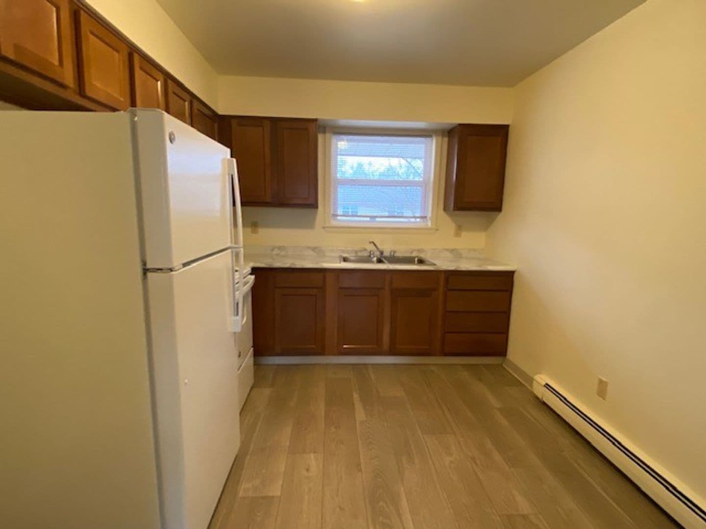 Chesterton Apartment: 1623 Westchester Ave