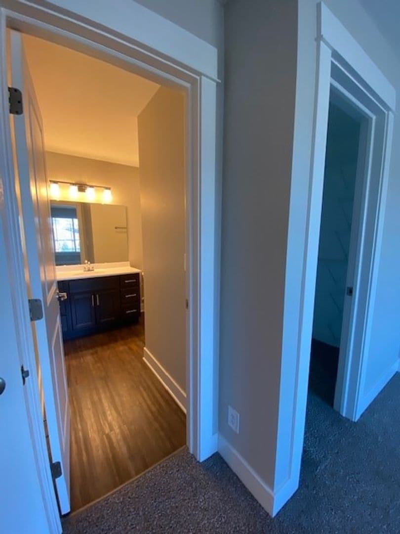 Chesterton Apartment: 2113 Kelle Dr