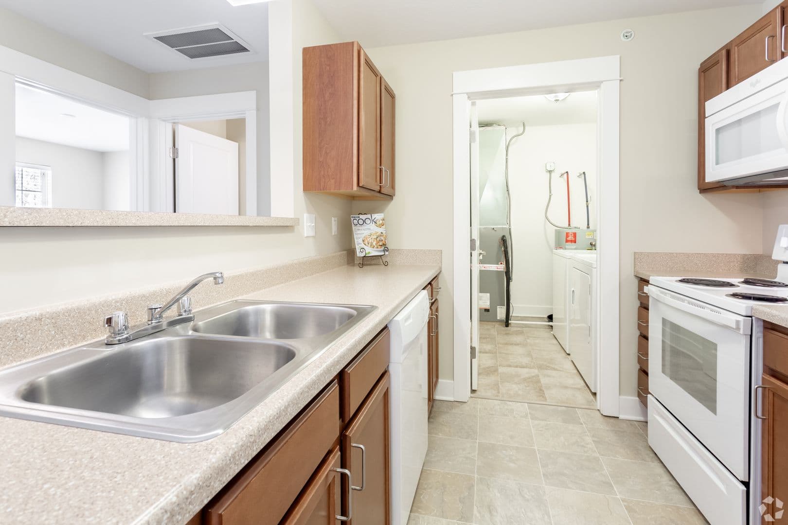 Valparaiso Apartment: 1302 Eisenhower Ave