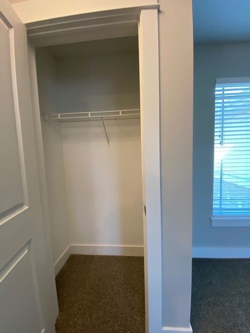 Chesterton Apartment: 2113 Kelle Dr