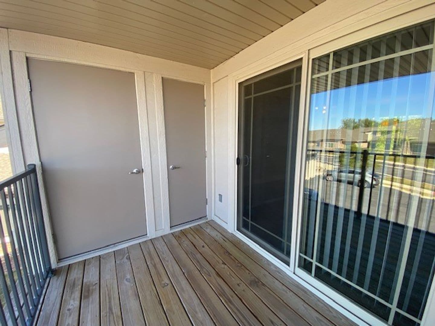 Chesterton Apartment: 2113 Kelle Dr