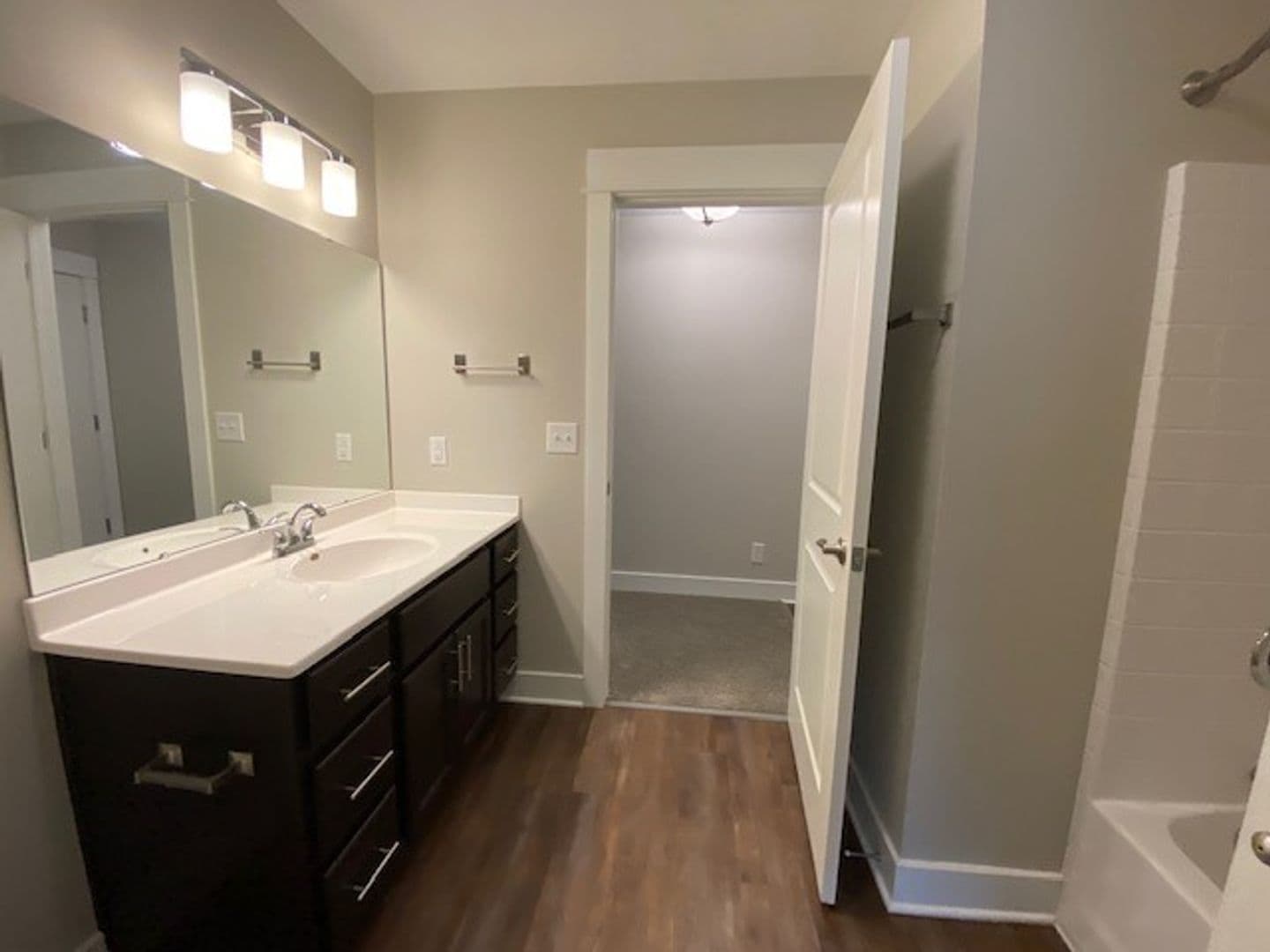 Chesterton Apartment: 2113 Kelle Dr