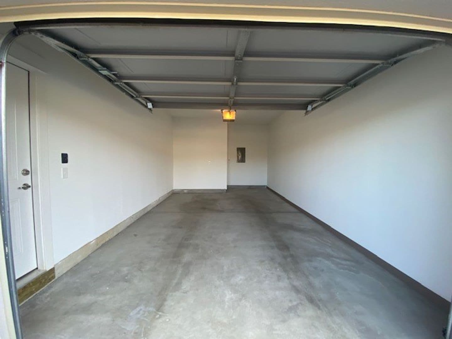 Chesterton Apartment: 2113 Kelle Dr