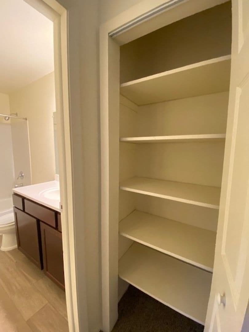 Chesterton Apartment: 1623 Westchester Ave