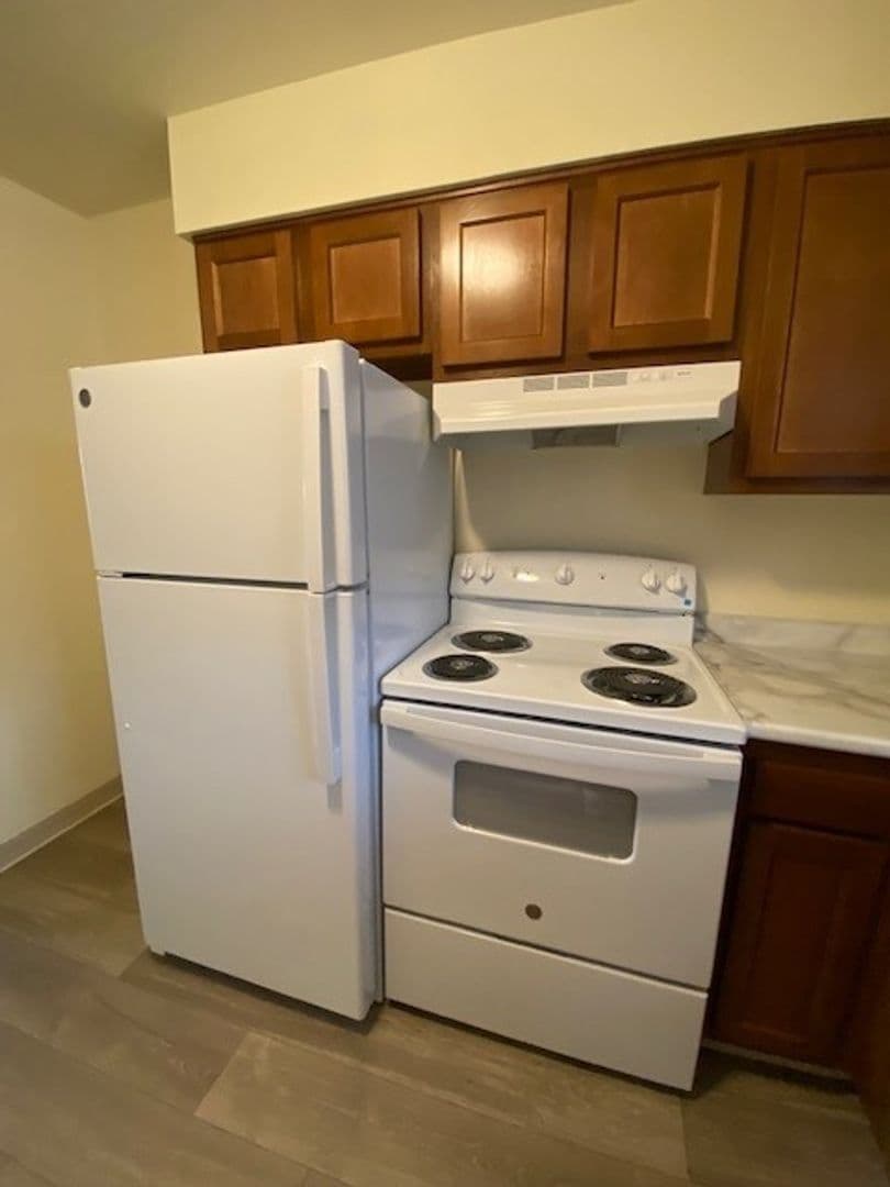 Chesterton Apartment: 1623 Westchester Ave