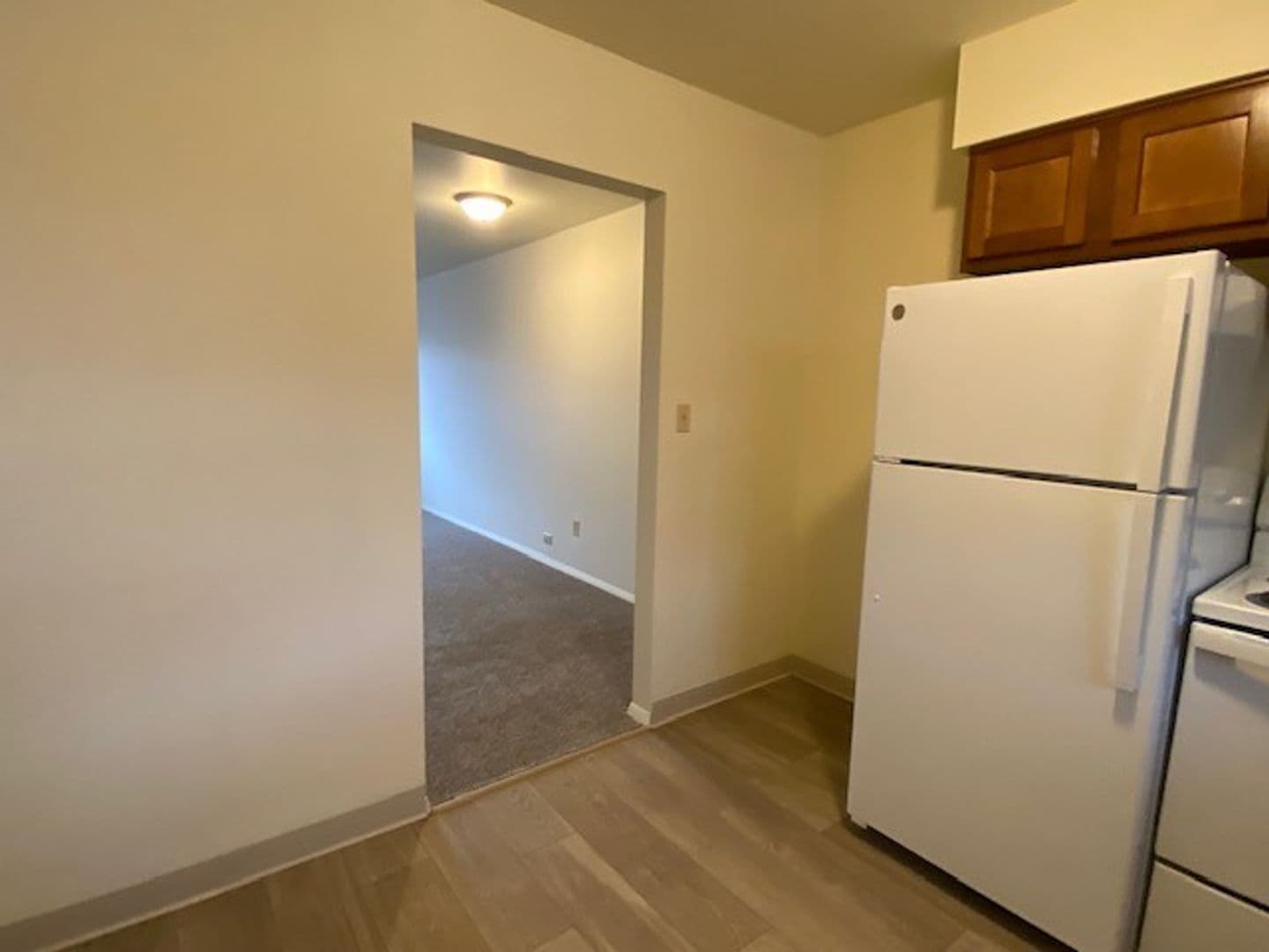 Chesterton Apartment: 1623 Westchester Ave