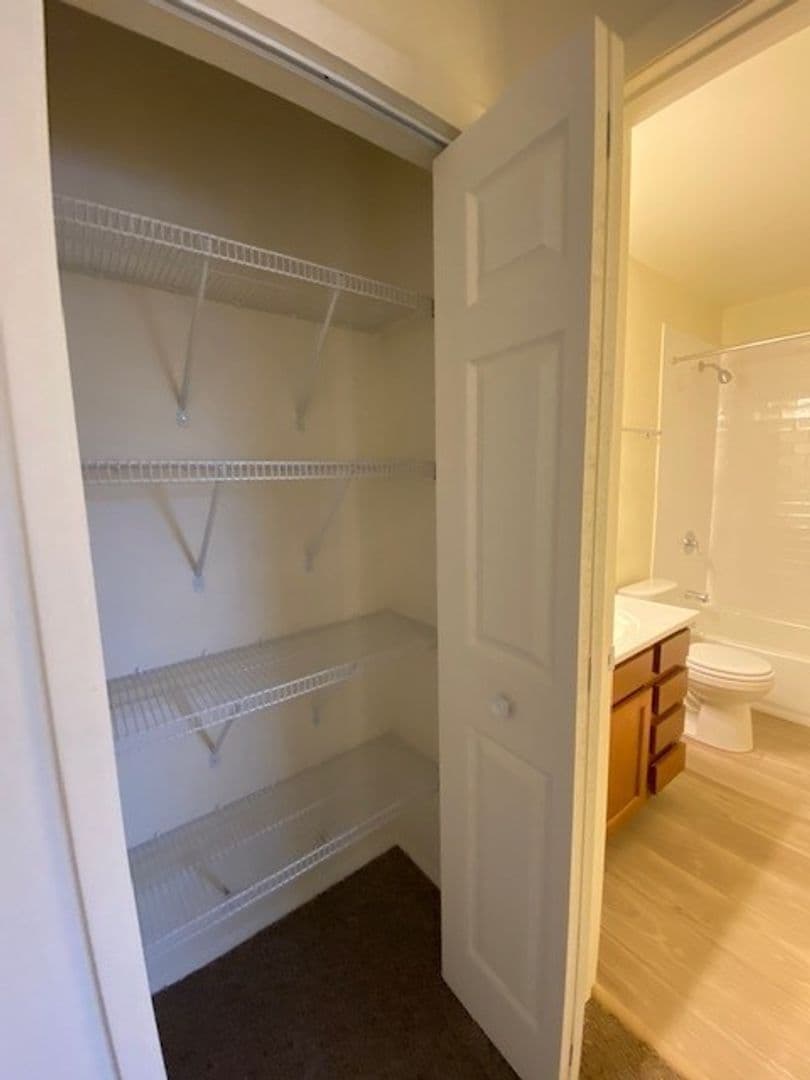 Chesterton Apartment: 1623 Westchester Ave