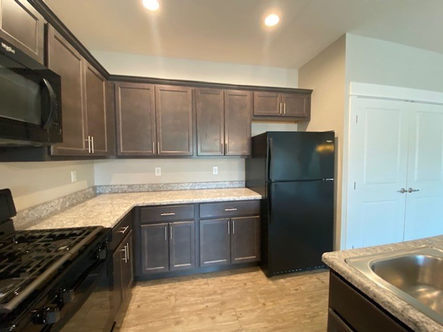 Chesterton Apartment: 2113 Kelle Dr