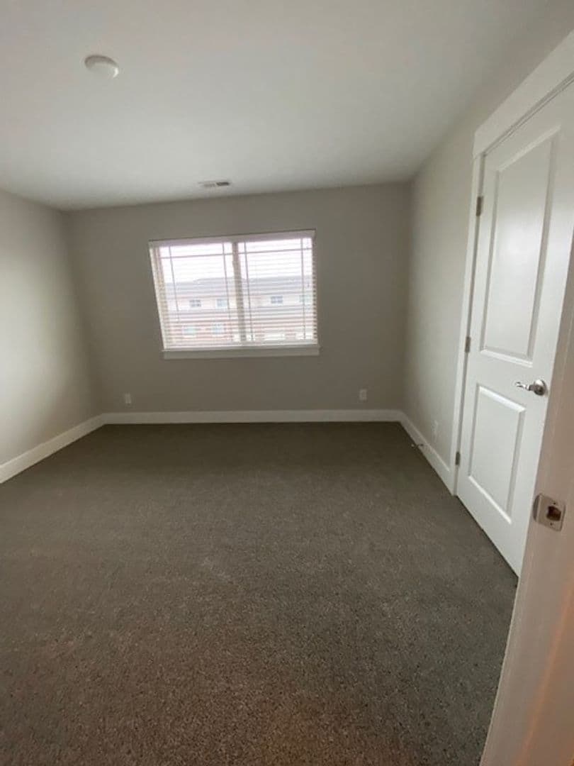Chesterton Apartment: 2113 Kelle Dr