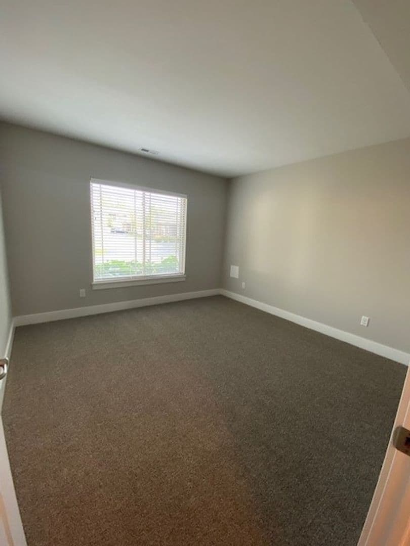 Chesterton Apartment: 2113 Kelle Dr
