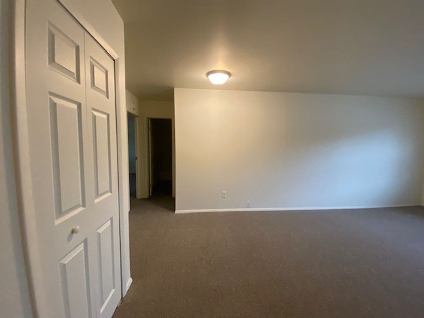 Chesterton Apartment: 1623 Westchester Ave