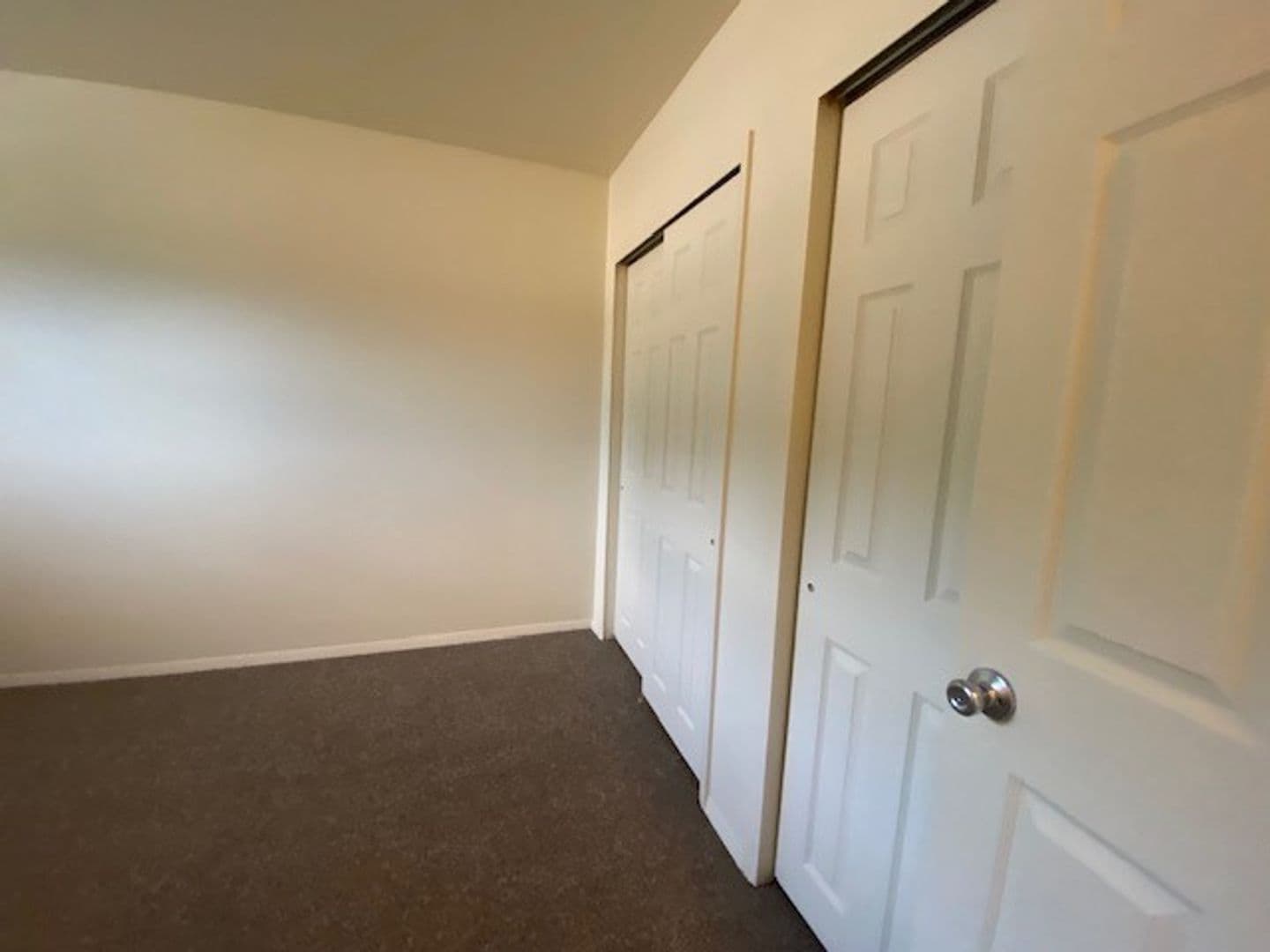 Chesterton Apartment: 1623 Westchester Ave