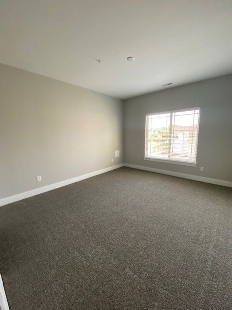 Chesterton Apartment: 2113 Kelle Dr