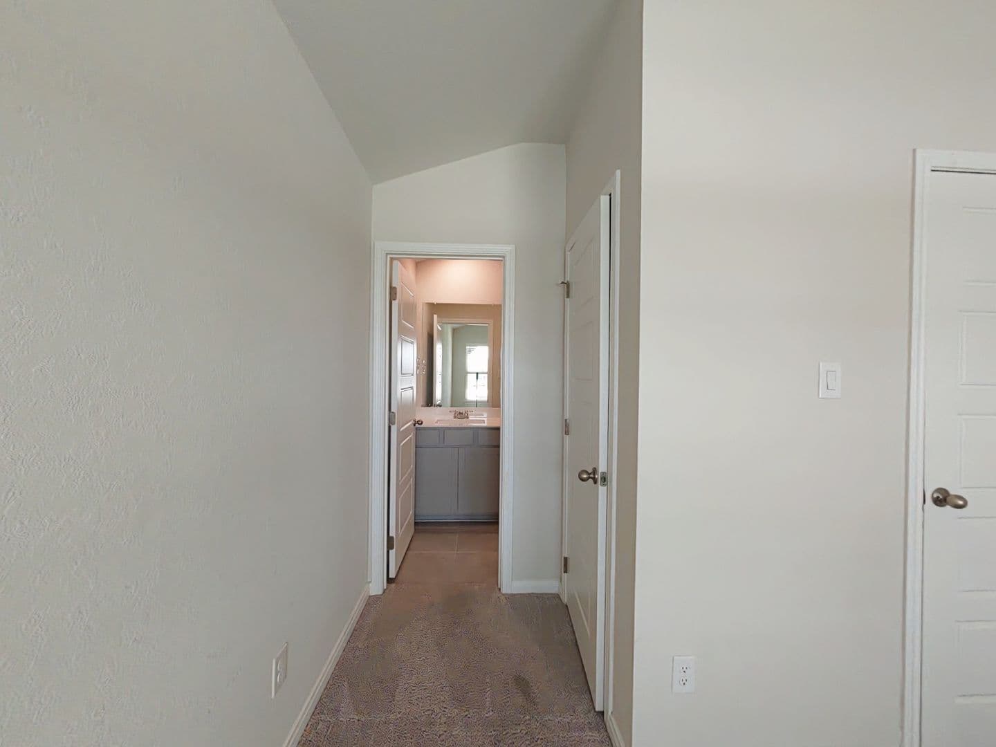 Converse House: 3205 Junction Bay