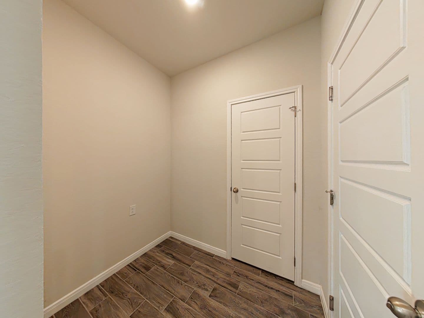 Converse House: 3205 Junction Bay