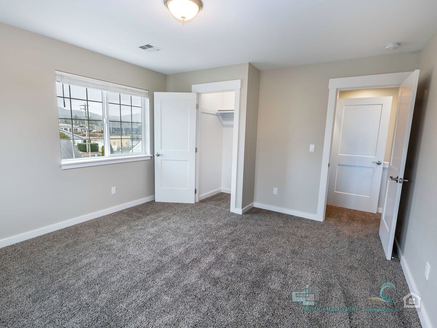 Seaside House: 521 S. Edgewood- Unit B