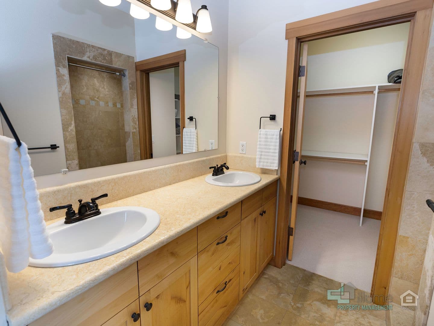 Seaside Condo: 224 N Holladay Dr