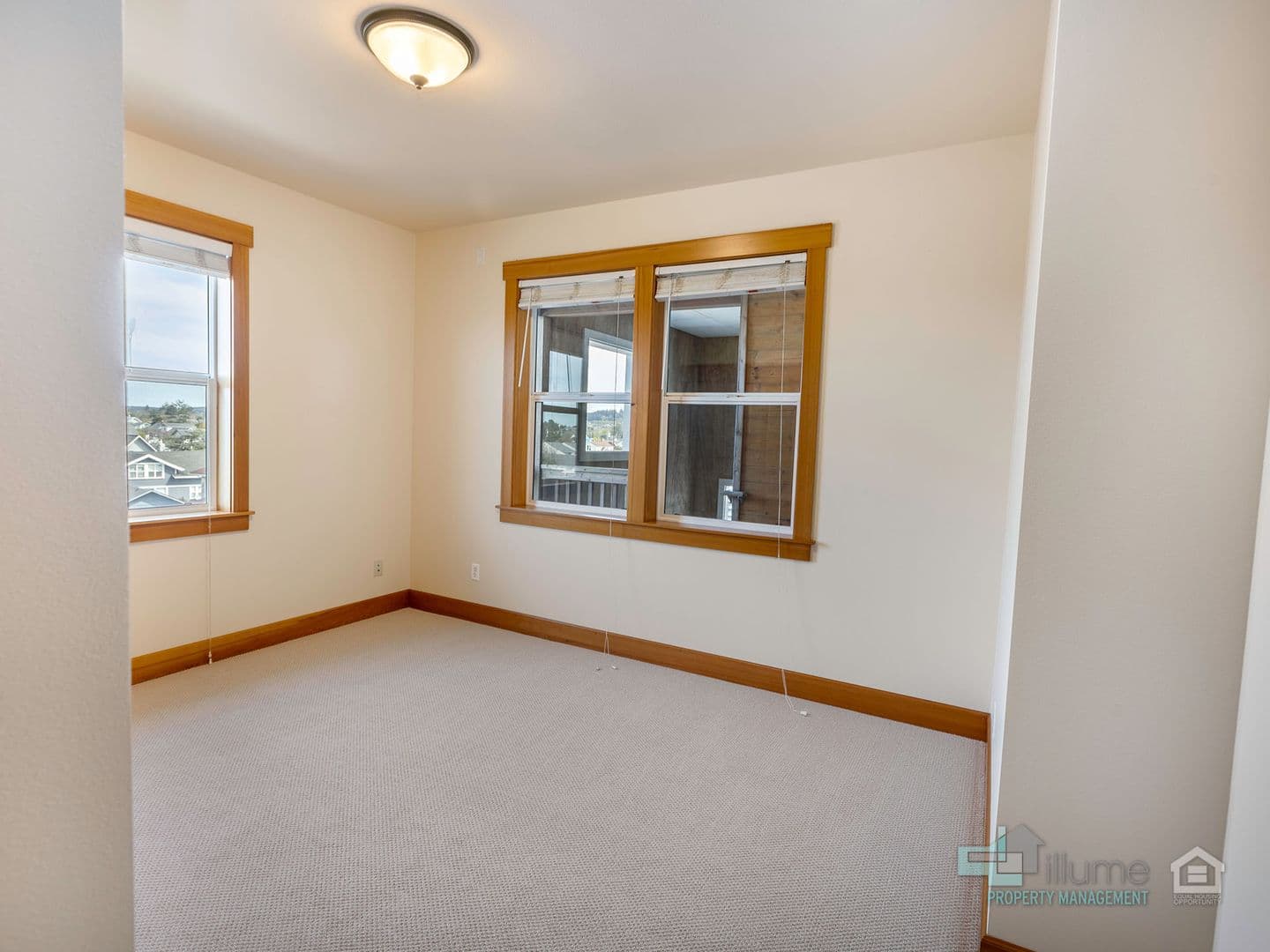 Seaside Condo: 224 N Holladay Dr