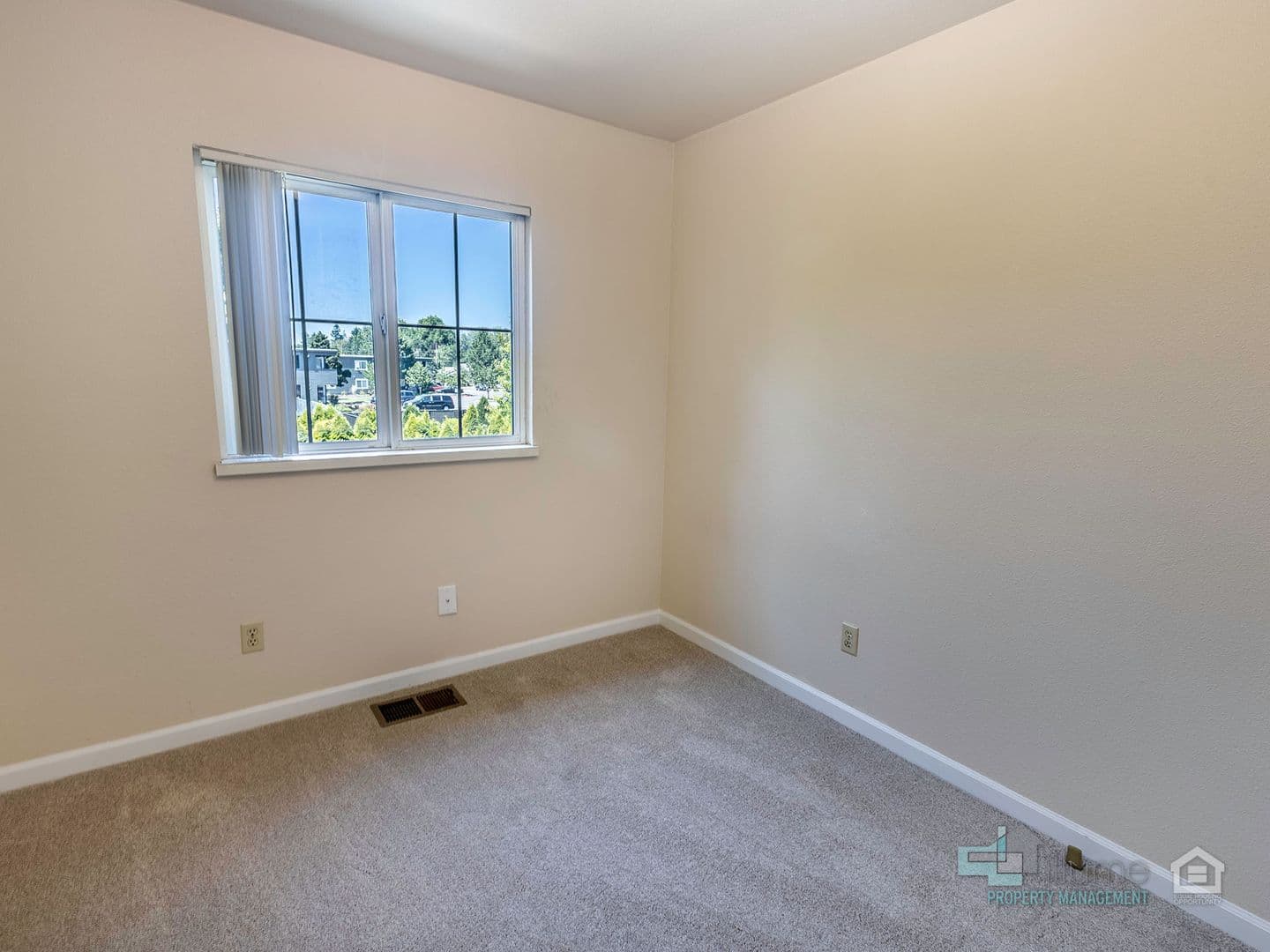 Salem Apartment: 3489 - 3493 Hawthorne Ave. NE