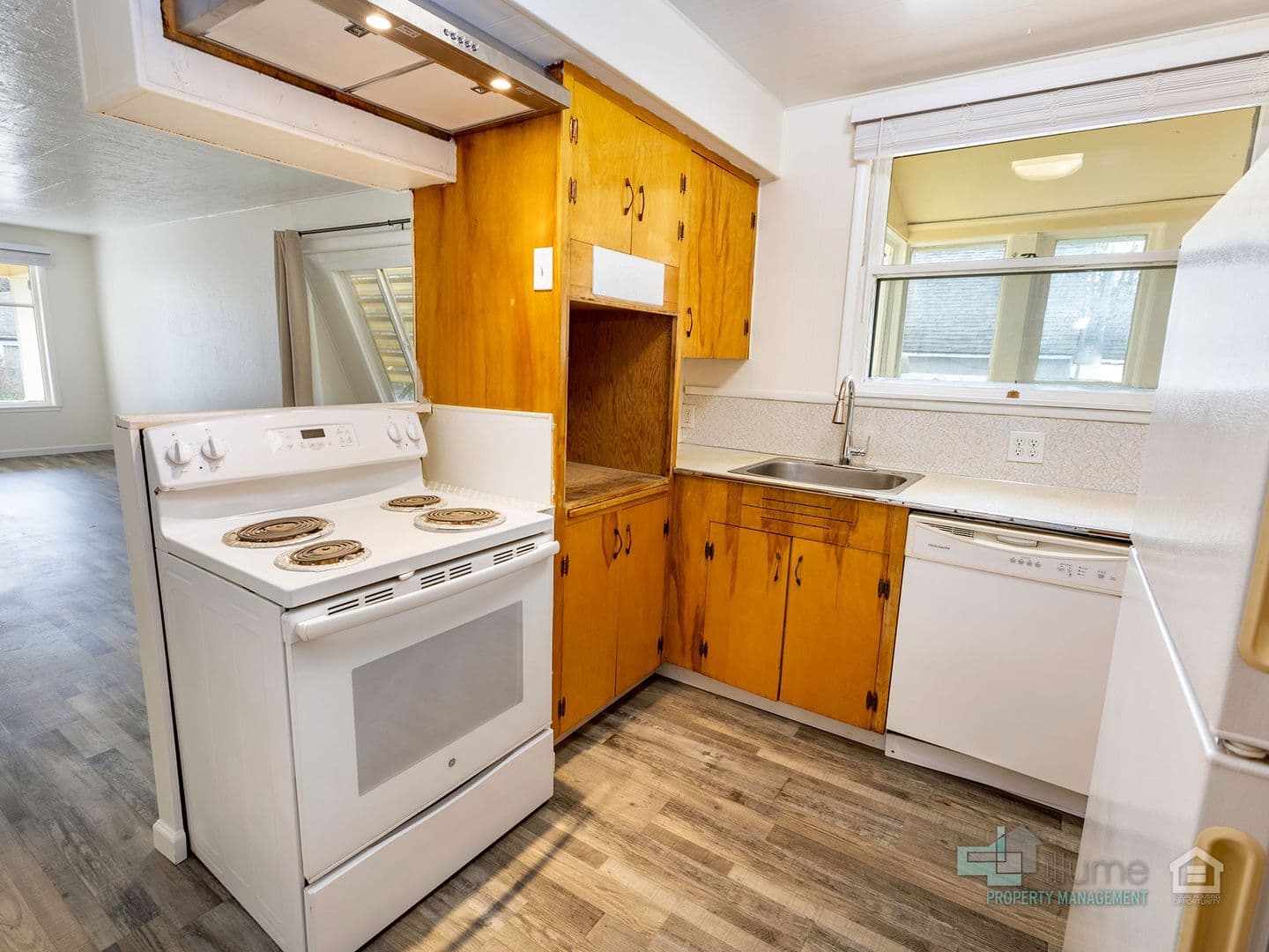 Salem Apartment: 365 16th St SE