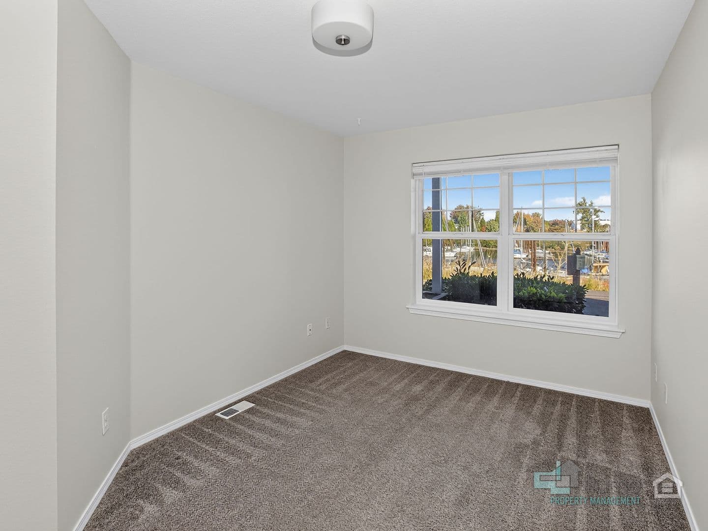 Portland Apartment: 220-244 NE Bridgeton Rd