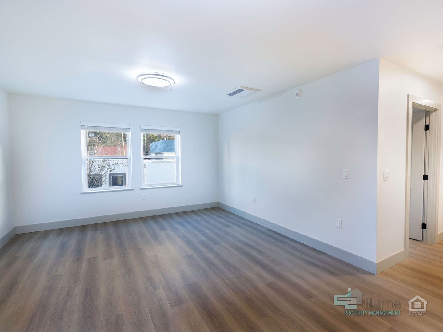 Oregon City Apartment: 617 Monroe Street