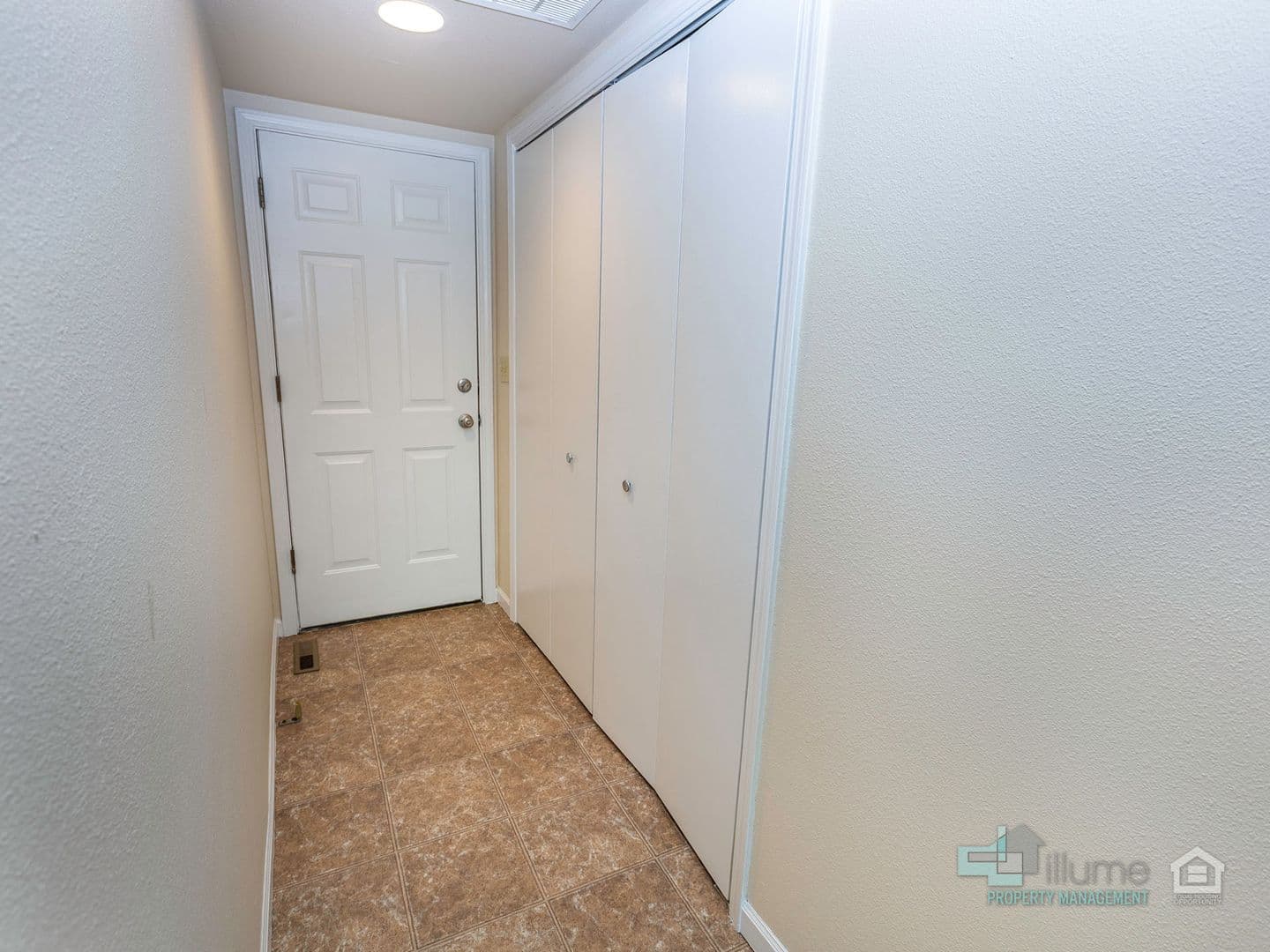 Salem Apartment: 3489 - 3493 Hawthorne Ave. NE