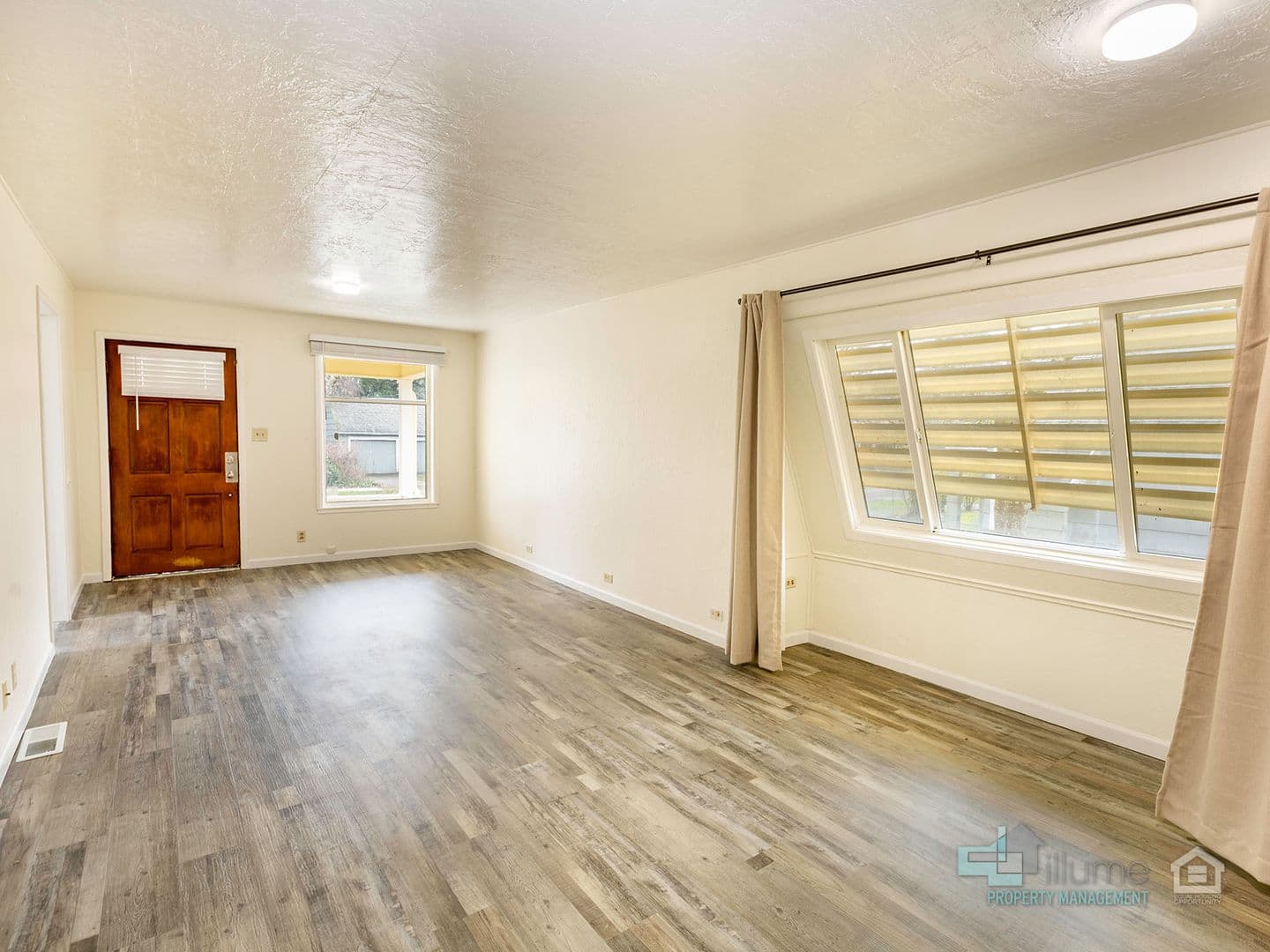 Salem Apartment: 365 16th St SE