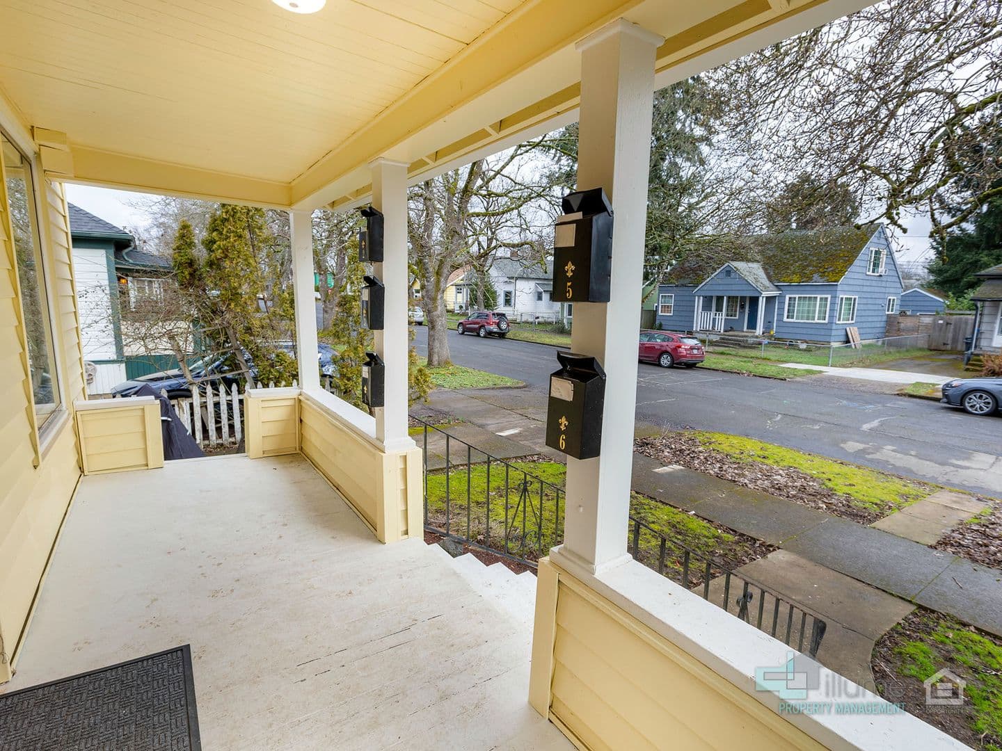 Salem Apartment: 365 16th St SE