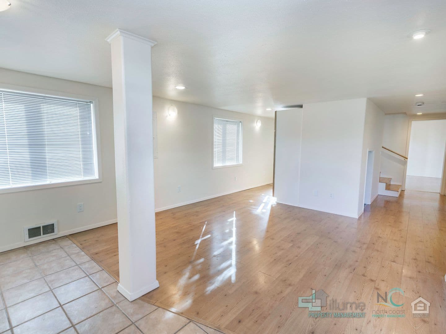 Seaside Apartment: 849 1st Ave